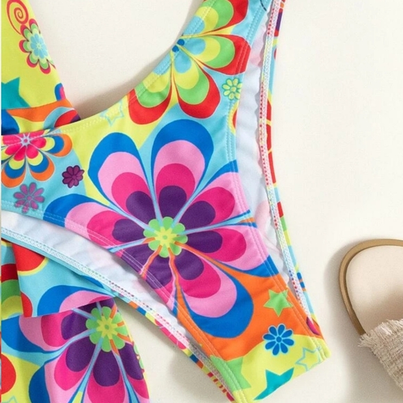 Flower Power Mod 3💦 Piece Swimsuit⭐💛🧡 - Picture 4 of 9